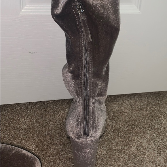 Over the knee boots - Picture 2 of 3